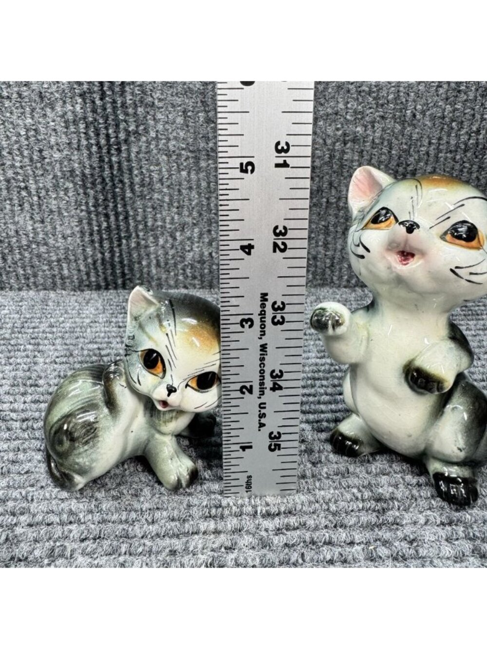 Vintage Cat Kitten Figurine Pair Japan Ceramic Gray Tabby Scratching Face Glazed - Picture 9 of 10